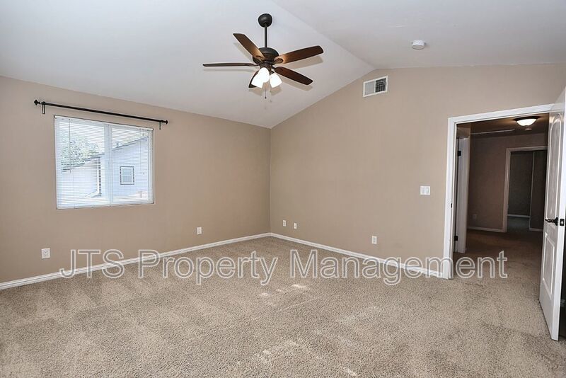 Gorgeous 3 bedroom + Den, Curtis Park Home Available! property image