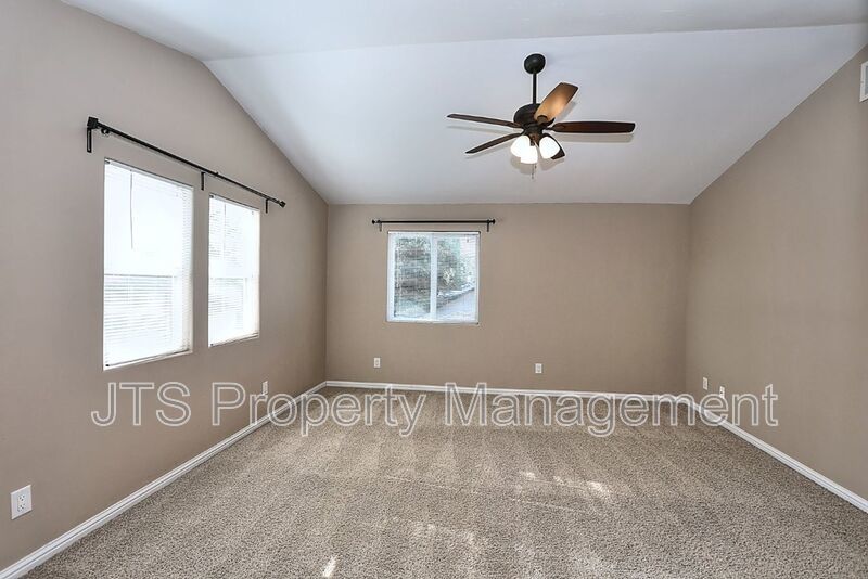 Gorgeous 3 bedroom + Den, Curtis Park Home Available! property image