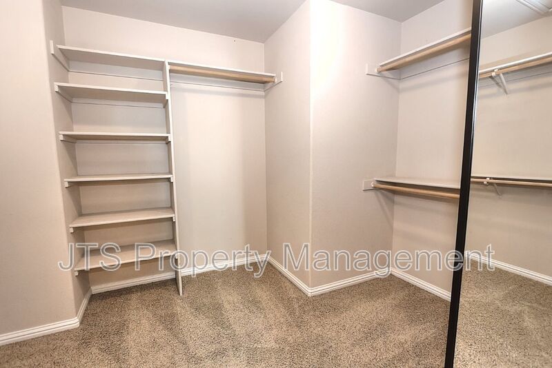 Gorgeous 3 bedroom + Den, Curtis Park Home Available! property image
