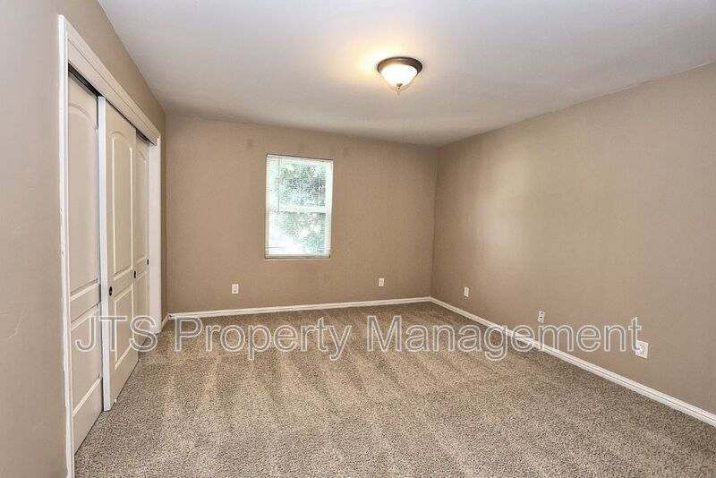Gorgeous 3 bedroom + Den, Curtis Park Home Available! property image