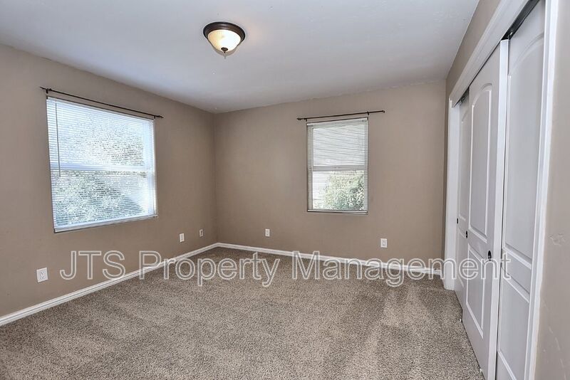 Gorgeous 3 bedroom + Den, Curtis Park Home Available! property image