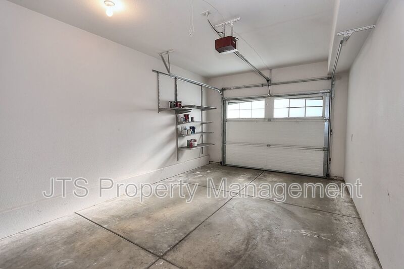 Gorgeous 3 bedroom + Den, Curtis Park Home Available! property image