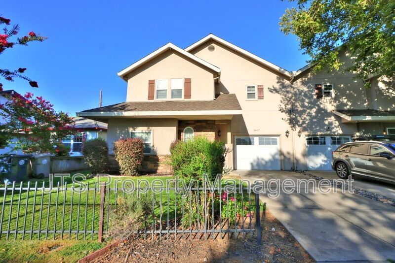 Gorgeous 3 bedroom + Den, Curtis Park Home Available! property image