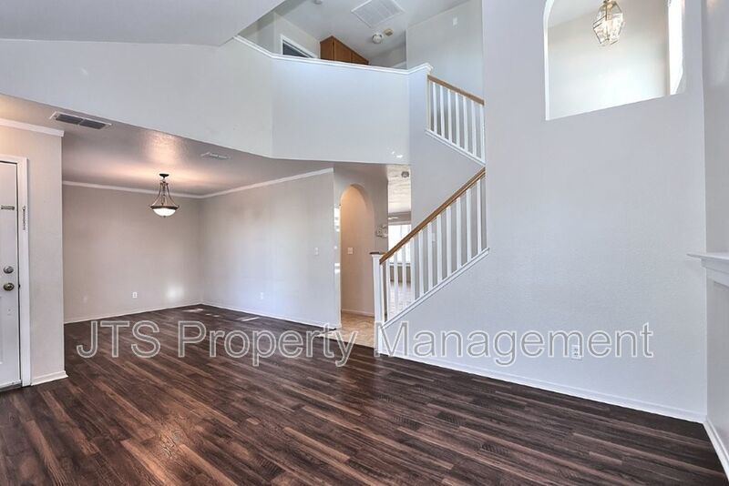 Nice Elk Grove Home in Prime Location! property image