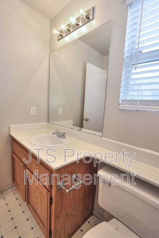 Nice Elk Grove Home in Prime Location! property image