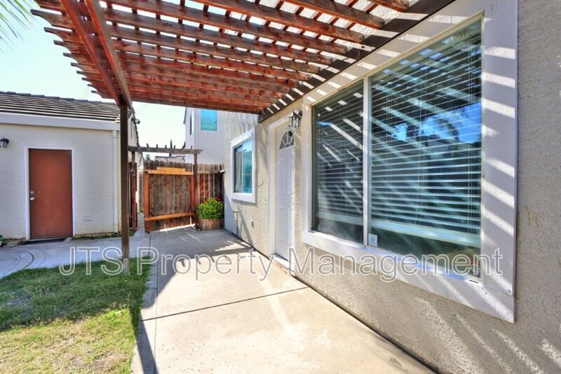 Nice Elk Grove Home in Prime Location! property image